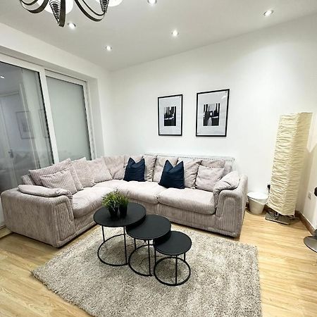 London Charm - Stylish Room In Spacious Home Exterior foto