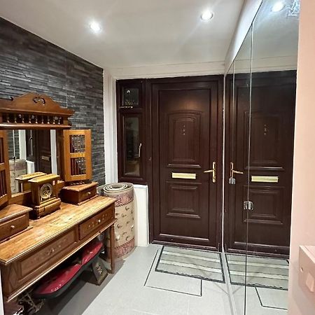 London Charm - Stylish Room In Spacious Home Exterior foto